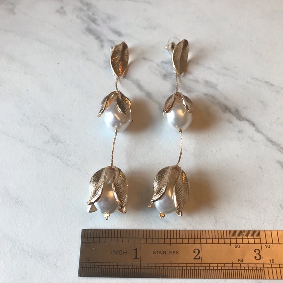 Lady May Earrings - Picture 2 of 3